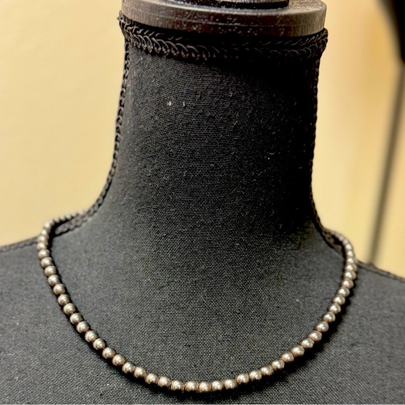 Chic Black Beaded Magnetic Necklace and magnetic braclet - Picture 1 of 5